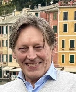 Dr. Marc Bloquiaux